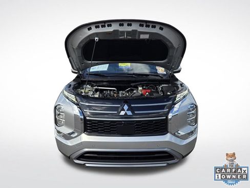 Used 2025 Mitsubishi Outlander SE FWD image 16
