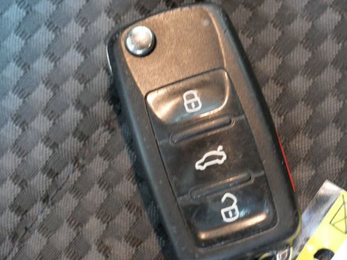 Used 2013 Volkswagen Passat 2.5 S image 25