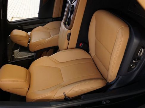 Used 2026 Lexus LX 600 4WD w/ Accessory Package (Z1) image 10