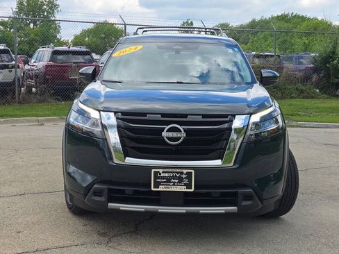 Used 2024 Nissan Pathfinder SL AWD/4WD image 4
