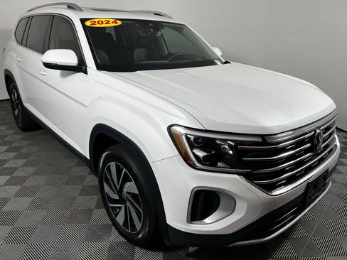 Used 2024 Volkswagen Atlas SEL AWD/4WD image 3