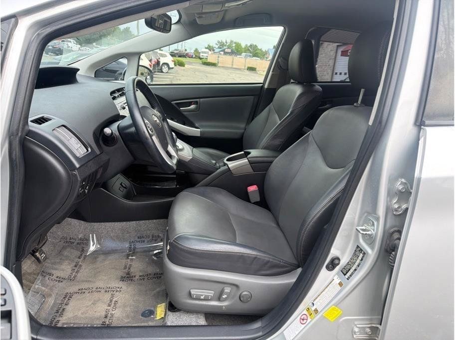 Used 2012 Toyota Prius Four w/ Preferred Accessory Pkg FWD image 12
