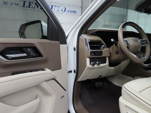 Used 2025 GMC Yukon Denali w/ Denali Reserve Package image 49