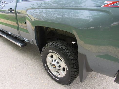 Used 2015 Chevrolet Silverado 2500 LT w/ Z71 Package, Off-Road AWD/4WD image 8