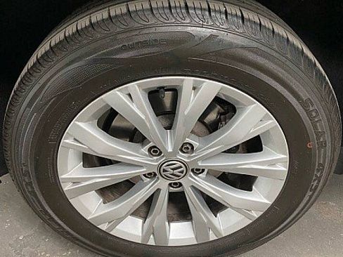 Used 2019 Volkswagen Tiguan S image 35