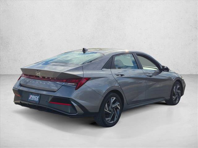 Used 2024 Hyundai Elantra Limited FWD image 5