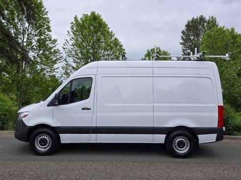 Used 2019 Mercedes-Benz Sprinter 144 image 9