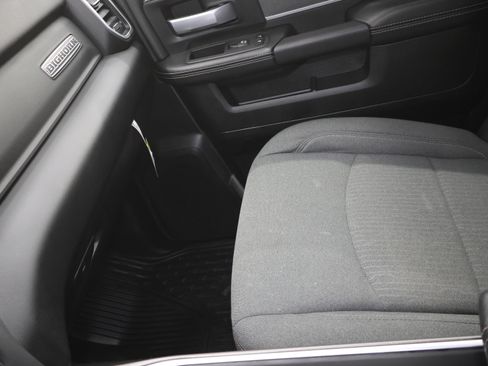 Used 2022 RAM 2500 Big Horn w/ Night Edition image 12