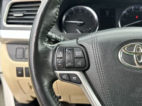 Used 2015 Toyota Highlander XLE AWD/4WD image 8