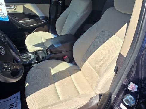 Used 2018 Hyundai Santa Fe SE FWD image 7