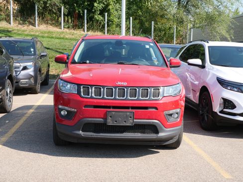 Used 2017 Jeep Compass Latitude AWD/4WD image 2