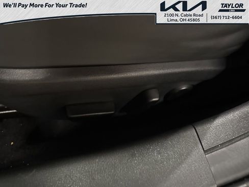 Used 2024 MAZDA MAZDA3 s image 28