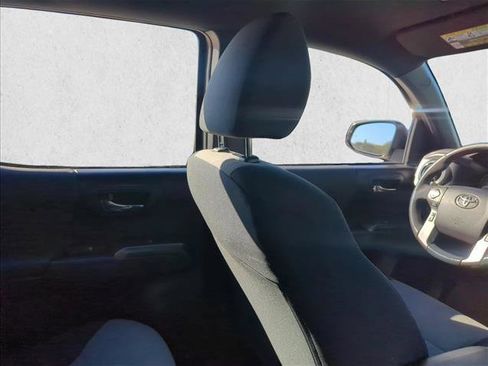 Used 2021 Toyota Tacoma TRD Sport image 17