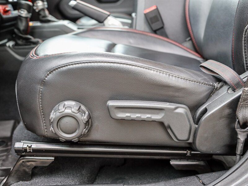 Used 2019 Jeep Wrangler Unlimited Rubicon AWD/4WD image 27