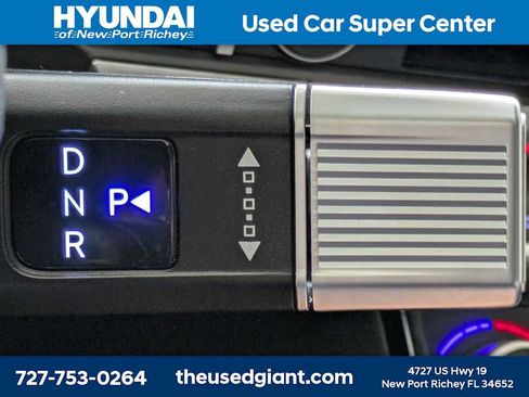 Used 2025 Hyundai Santa Fe Limited FWD image 44