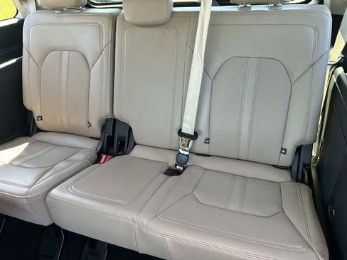 Used 2023 Ford Expedition Limited image 20