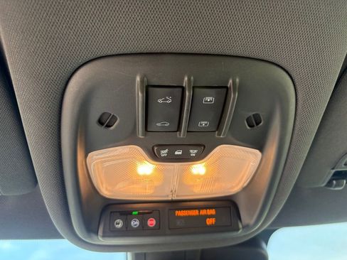 Used 2022 Chevrolet TrailBlazer RS w/ Sun and Liftgate Package AWD/4WD image 24