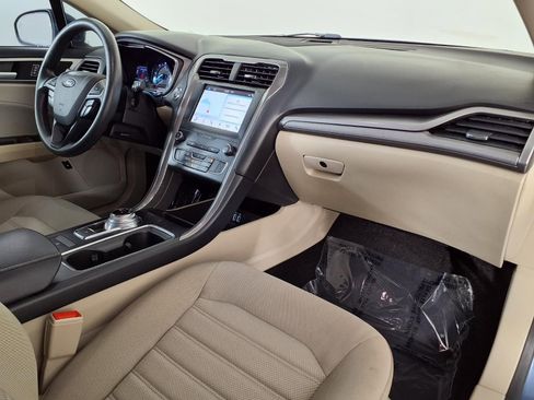 Used 2019 Ford Fusion SE image 7