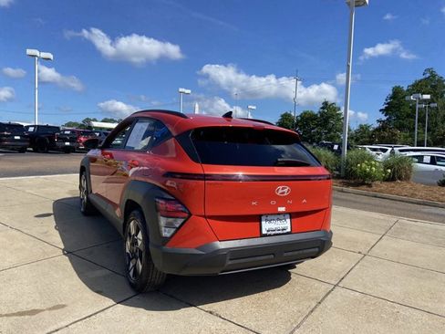 Used 2025 Hyundai Kona SEL FWD image 12