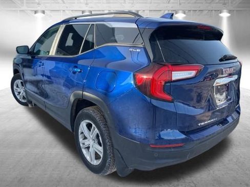 Used 2023 GMC Terrain SLE w/ Driver Convenience Package image 7