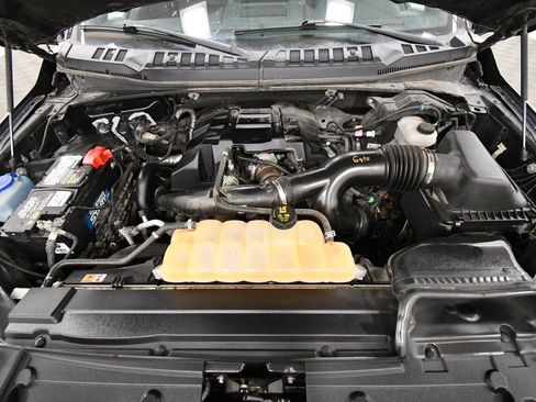 Used 2018 Ford F150 Lariat w/ Equipment Group 502A Luxury AWD/4WD image 12