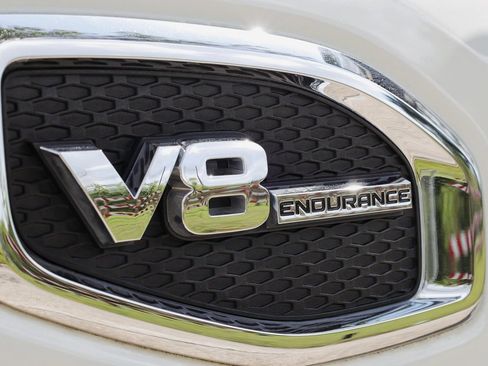 Used 2017 Nissan Titan SL RWD image 16