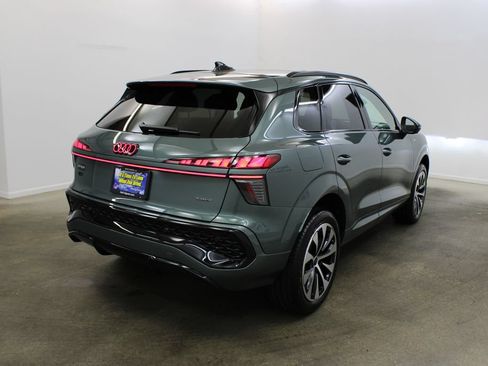 New 2026 Audi Q3 quattro 2.0T AWD/4WD image 5