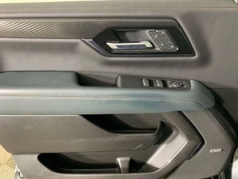 Used 2025 GMC Yukon AT4 w/ AT4 Premium Package image 31