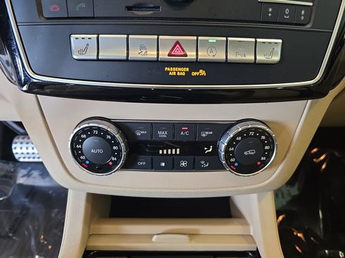 Used 2019 Mercedes-Benz GLE 400 4MATIC image 26