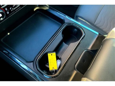 Used 2024 Chevrolet Silverado 2500 ZR2 w/ Technology Package image 19