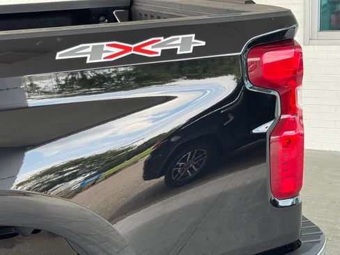 Used 2023 Chevrolet Silverado 1500 LT AWD/4WD image 11