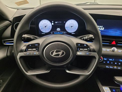 Used 2024 Hyundai Elantra SEL FWD image 22