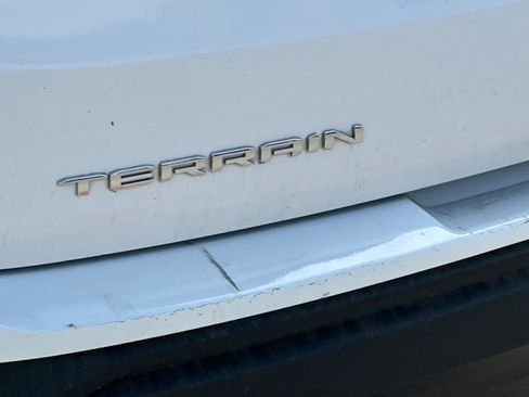 Used 2024 GMC Terrain SLE FWD image 13