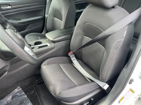 Used 2025 Nissan Altima 2.5 SV image 33