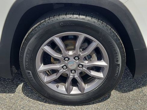 Used 2023 GMC Terrain SLT FWD image 8