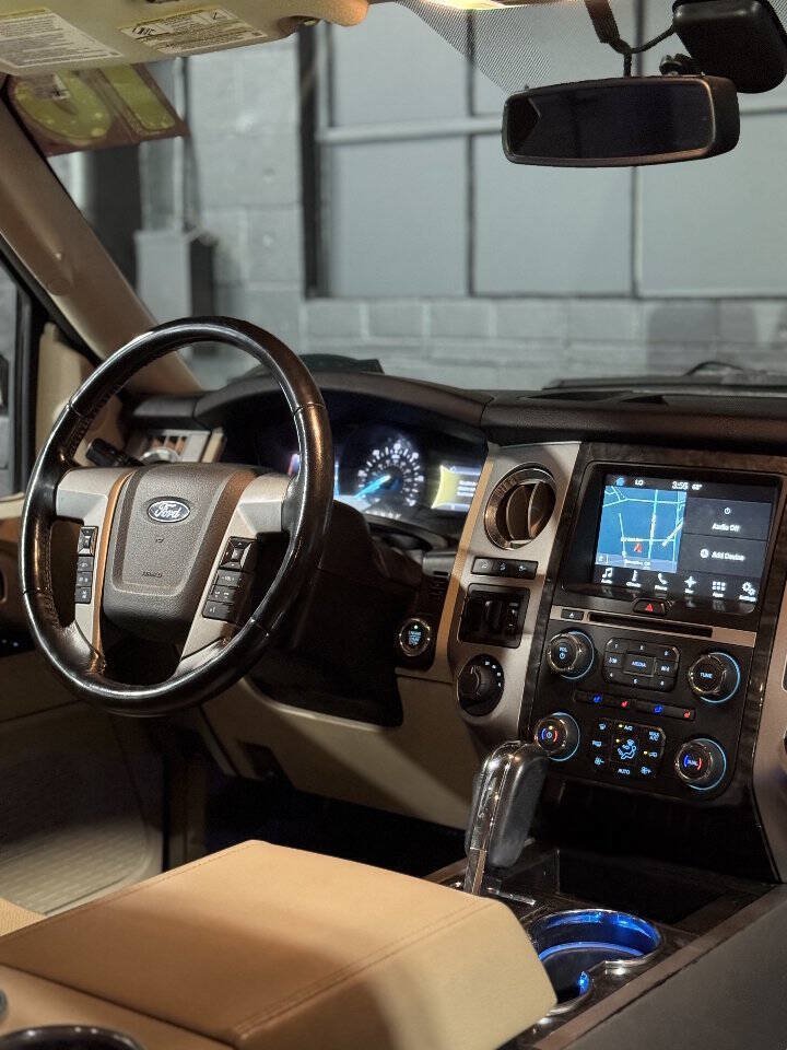 Used 2016 Ford Expedition Limited w/ Equipment Group 301A AWD/4WD image 3