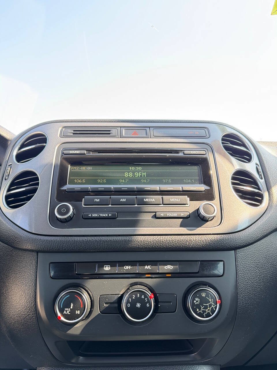 Used 2013 Volkswagen Tiguan S FWD image 8