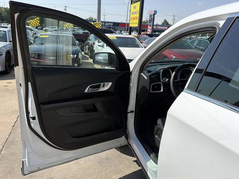 Used 2017 Chevrolet Equinox LS AWD/4WD image 12