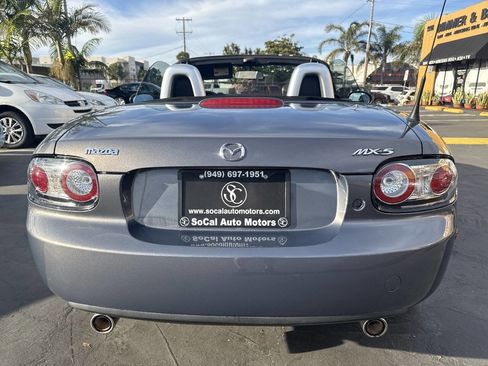 Used 2006 MAZDA MX-5 Miata Grand Touring image 4