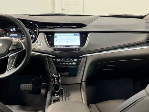 Used 2025 Cadillac XT5 Premium Luxury image 18
