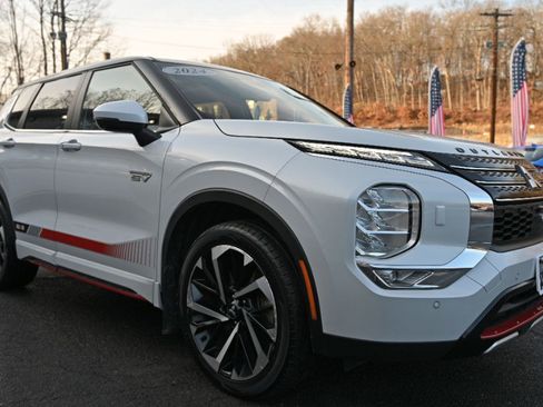 Used 2024 Mitsubishi Outlander Ralliart image 10