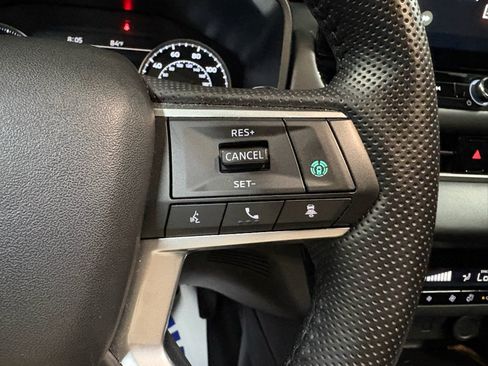 Used 2025 Mitsubishi Outlander SE FWD image 16