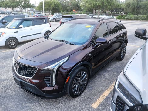Used 2020 Cadillac XT4 Sport FWD image 3