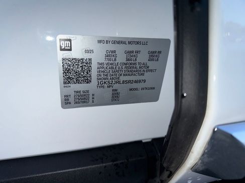 Certified 2025 GMC Yukon XL Denali image 32