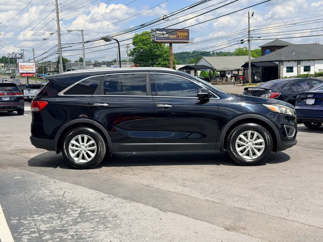 Used 2018 Kia Sorento FWD image 7