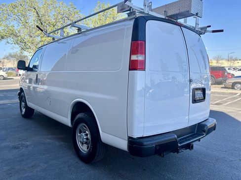 Used 2019 Chevrolet Express 3500 w/ Driver Convenience Package image 3