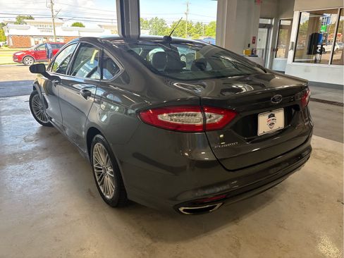 Used 2016 Ford Fusion SE w/ Equipment Group 202A AWD/4WD image 5