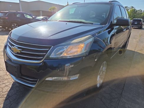 Used 2017 Chevrolet Traverse LS FWD image 1