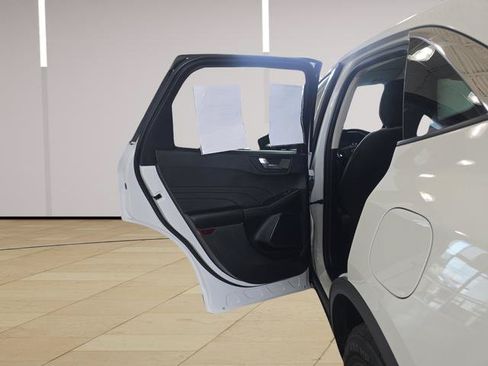 Used 2021 Ford Escape SE FWD image 24