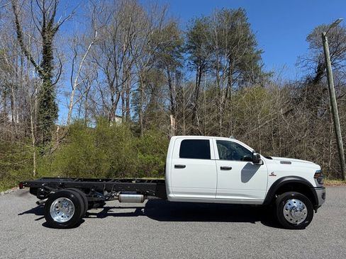 New 2026 RAM 5500 Tradesman AWD/4WD image 6